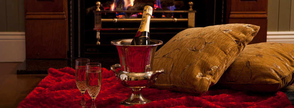 Romantic-Getaway-Fire-Champagne