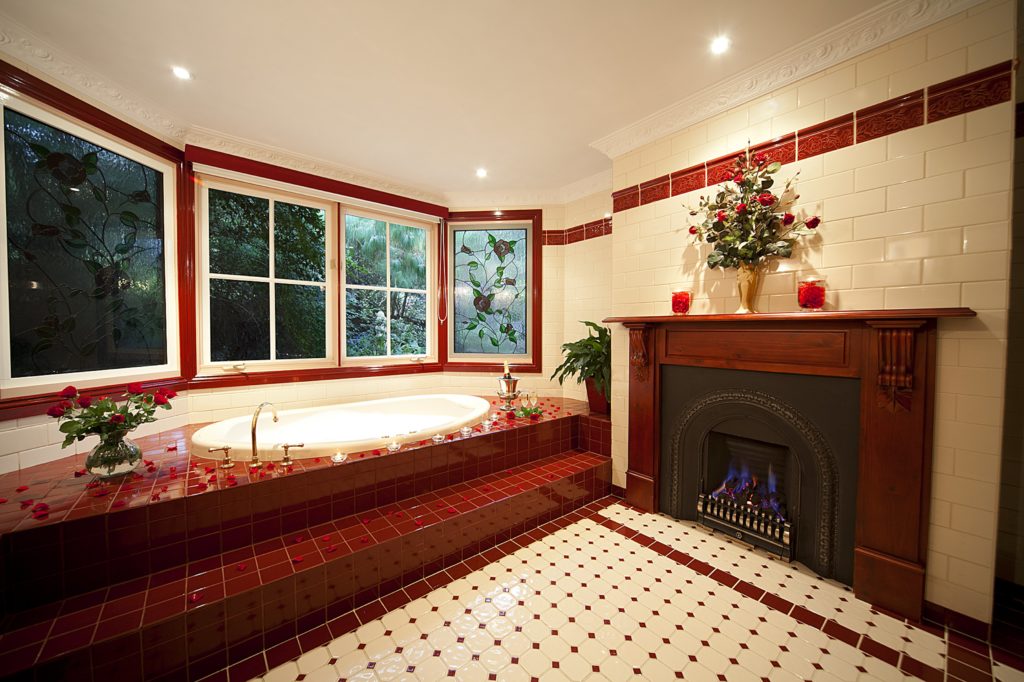 leura-rose-fireplace-spa_reduced