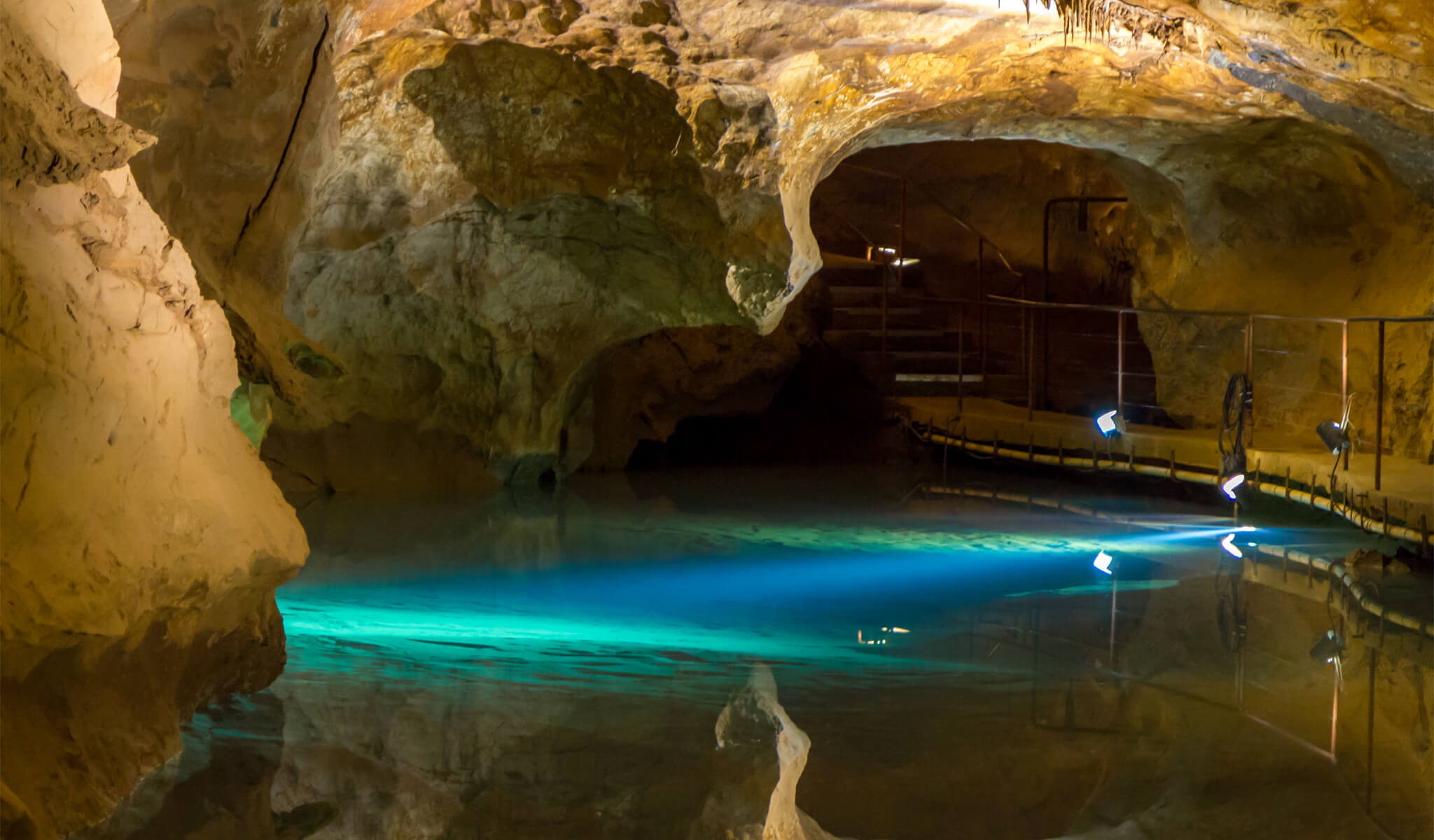 A Day At The Caves Mountain Whispers   River Cave Jenolan Caves 