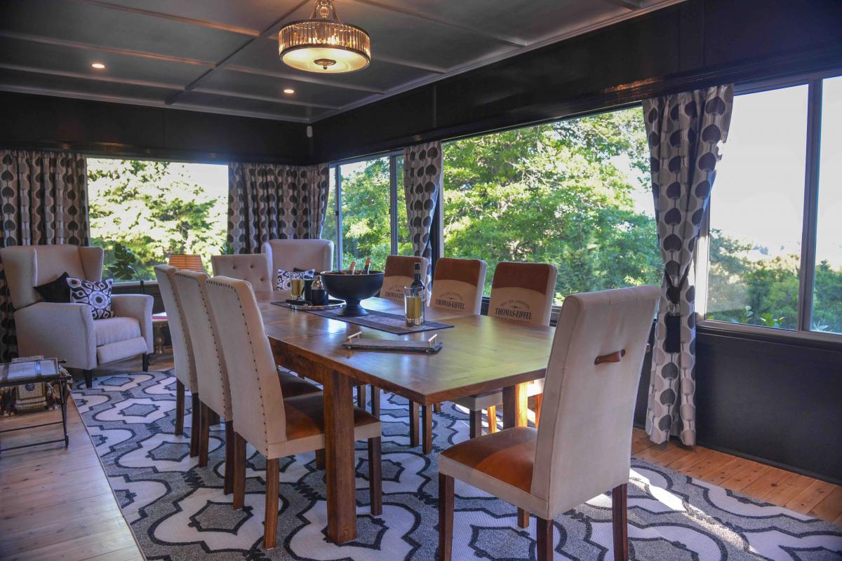 Chatelaine Dining