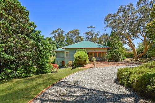 003 Open2view ID448722-124-126 Narrow Neck Rd